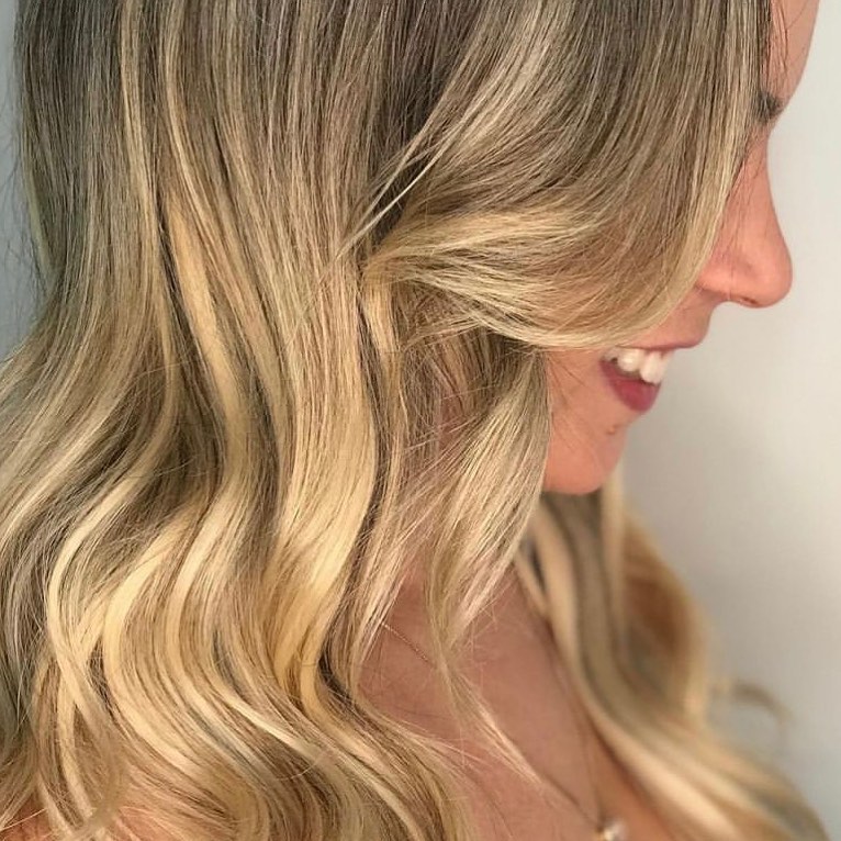 Coloração e Mechas no Tatuapé – Salão Rosa Morena Coloração e Mechas no Tatuapé – Salão Rosa Morena
