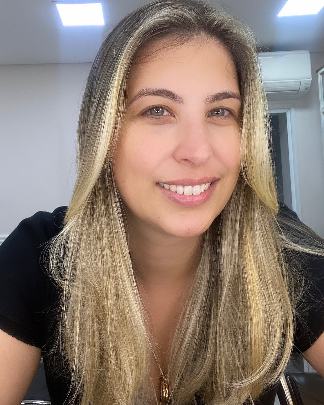 Coloração e Mechas no Tatuapé – Salão Rosa Morena Coloração e Mechas no Tatuapé – Salão Rosa Morena